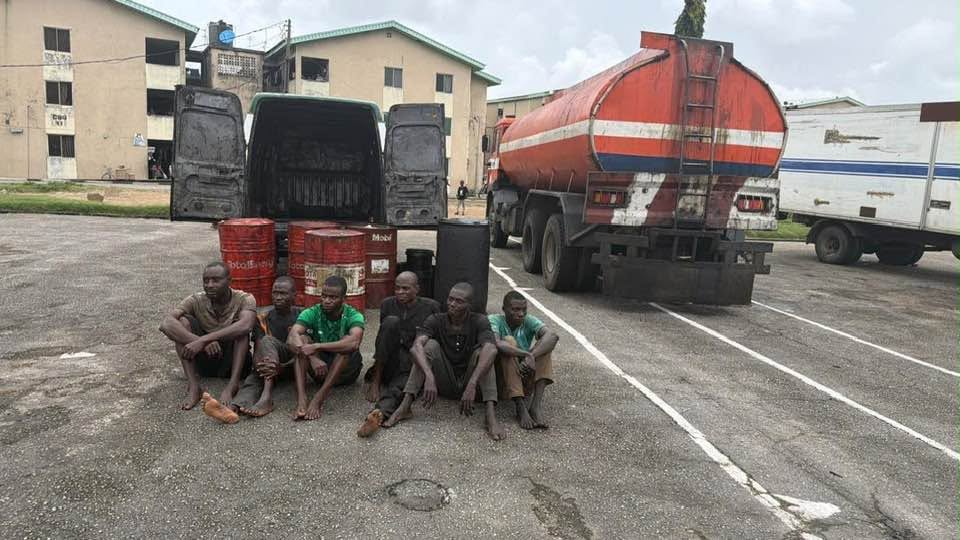 Troops bust illegal bunkering site, arrest six suspects in Lagos