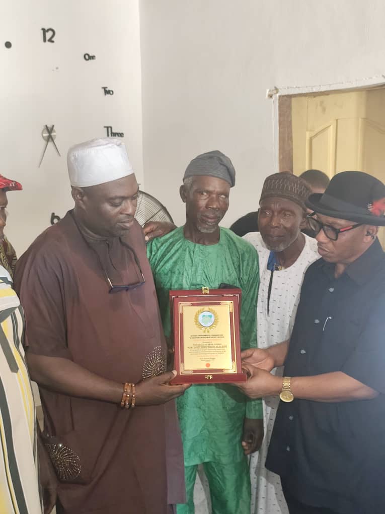 NESREA honours Lagos monarch, NGO for rescuing endangered leatherback turtle